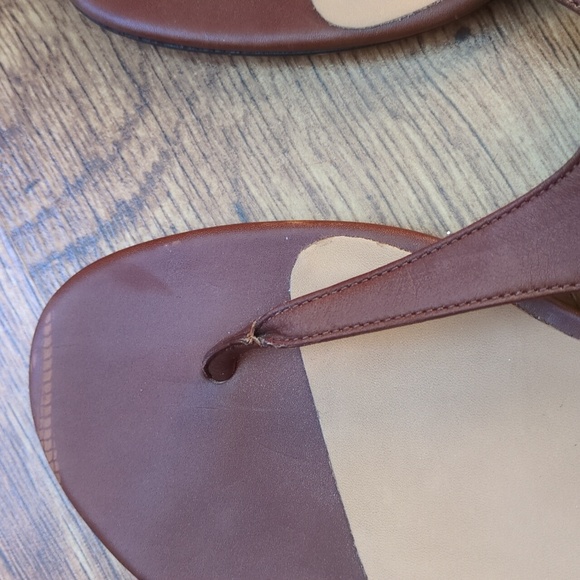 Salvatore Ferragamo Women's Tan Leather Sandals - Picture 5 of 9